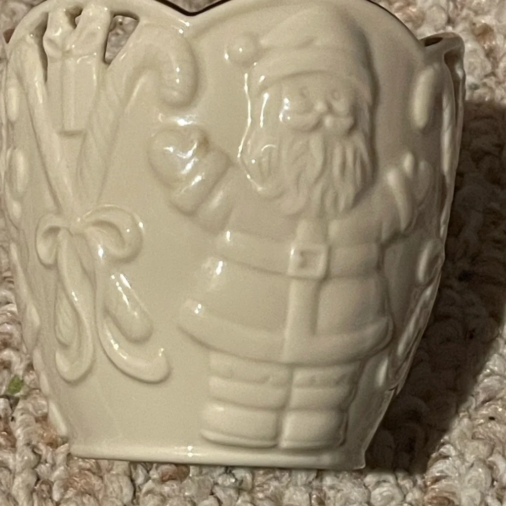 Lenox Merry Lights Embossed Cream Vase 3.5”